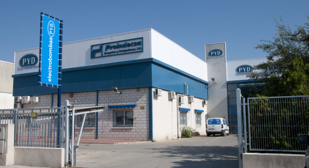 Nosotros fachada con banderola e1661466885427 1024x558 - Nosotros